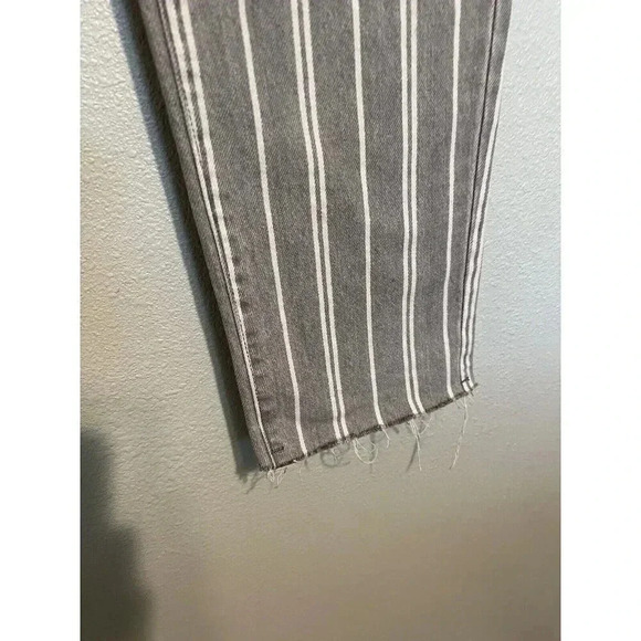 PacSun Gray Striped Fly Button High Waisted Straight Leg Cropped Jeans Size 27 - Picture 2 of 5